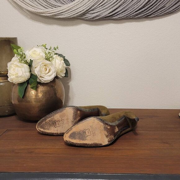 Stuart Weitzman Olive Suede Pumps Sz 9 - Picture 5 of 7